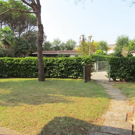 Villa With Private Garden In - By Beahost Bibione