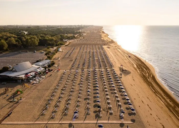 Intimate With Private Garden Villa